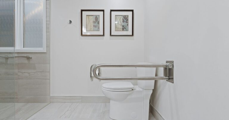 How to Choose a Walk-In Tub: A Buyer’s Guide for Seniors